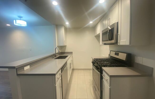 1 bed, 1 bath, 700 sqft, $1,723, Unit 110