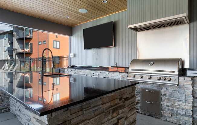 Vicinity at Horn Rapids Apartments Outdoor Kitchen
