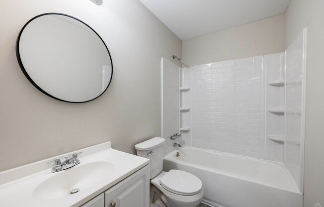 2 beds, 1 bath, $1,595, Unit 12