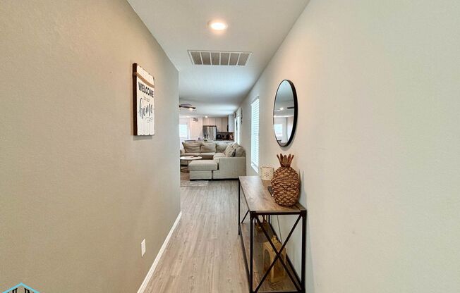 Welcome Home to this Charming 3-Bedroom 2-Bath Home in Southton Lake – A Modern Comfort on San Antonio’s South Side!