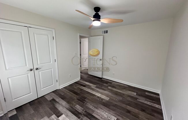 2 beds, 1 bath, 900 sqft, $1,550, Unit Temple Avenue #4