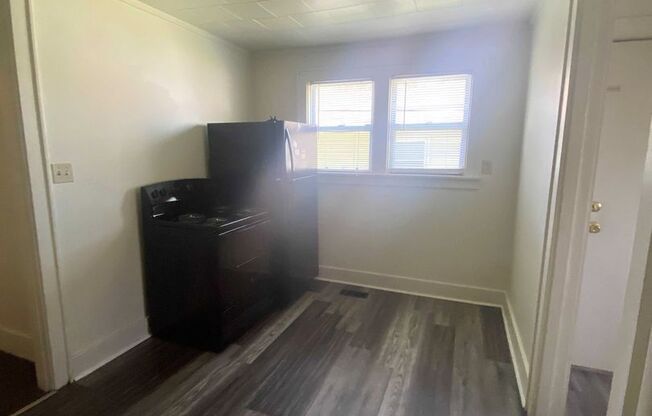 2 beds, 1 bath, $735, Unit 137B