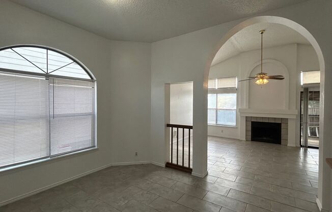 AVAILABLE NOW 4 BED/ 2 BA HOUSE FOR RENT! LP 1604/PUE RD