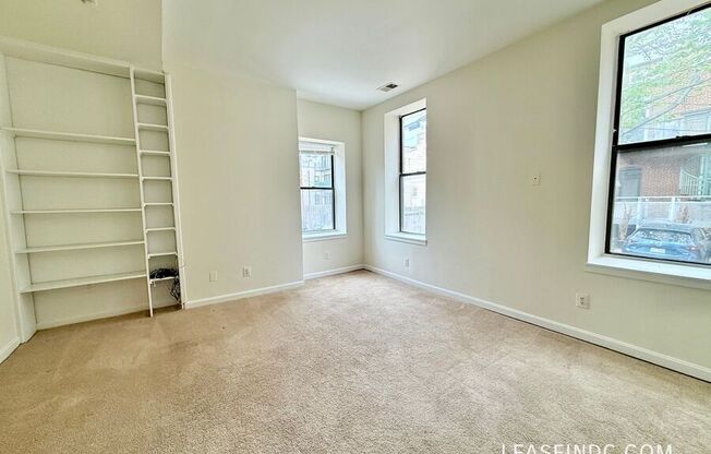1532 15 ST NW