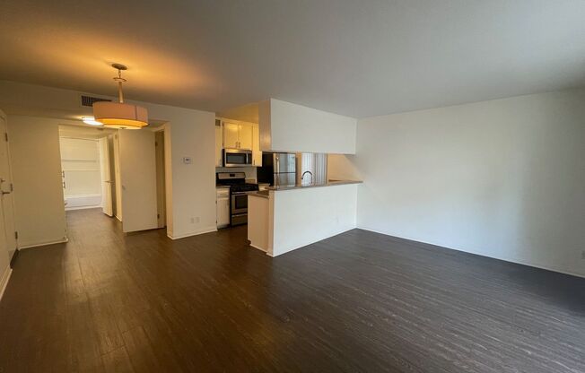 1 bed, 1 bath, 864 sqft, $2,050