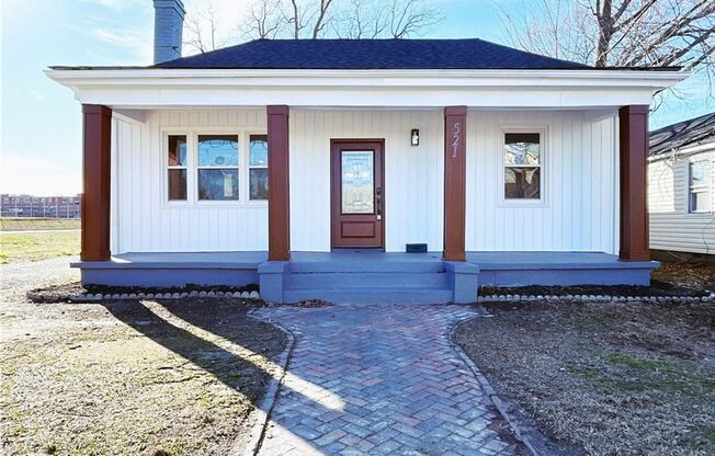 Beautiful Remodeled 4 Bedroom Home in Petersburg