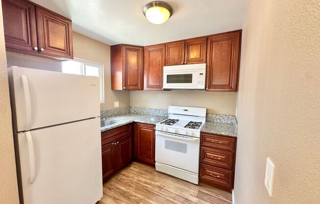 4041-43 National Ave