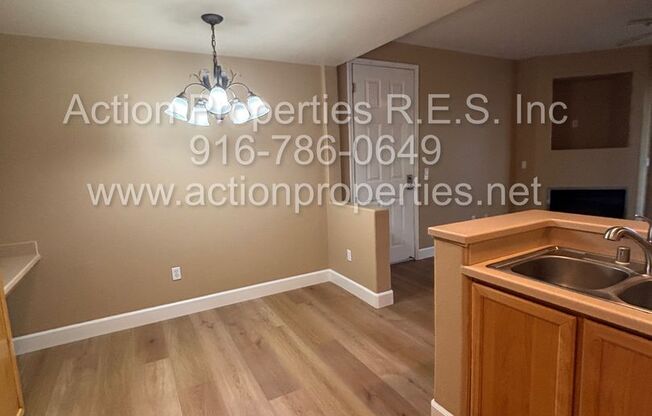 East Roseville - Gated Phoenician - Great View - Clubhouse/Pool Patio - New Paint and New Floor!
