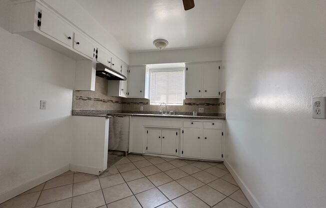 2 beds, 1 bath, 875 sqft, $980