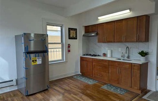 3 beds, 2 baths, $3,800, Unit 2ND FL