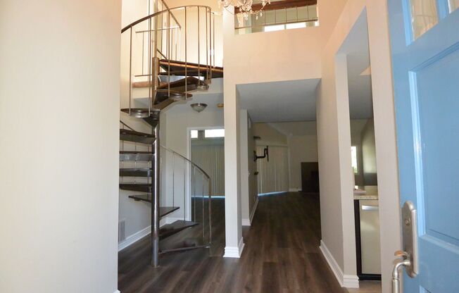Beautiful Remodeled 2 Bed 2.5 Bath Condo in Pacific Ranch