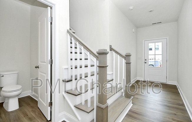 6029 MARIEMONT CIR