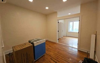 1 bed, 1 bath, $2,300, Unit 2F