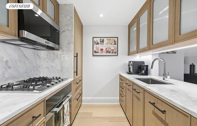 1 bed, 1 bath, 719 sqft, $7,295, Unit 7E