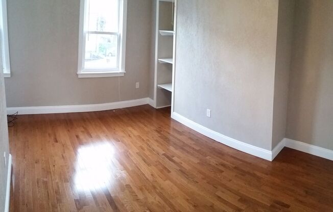 3 beds, 1 bath, $1,895