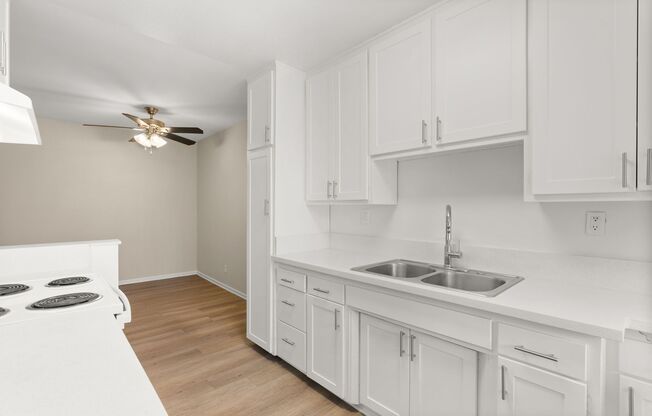 2 beds, 2 baths, 1,200 sqft, $2,300, Unit 06