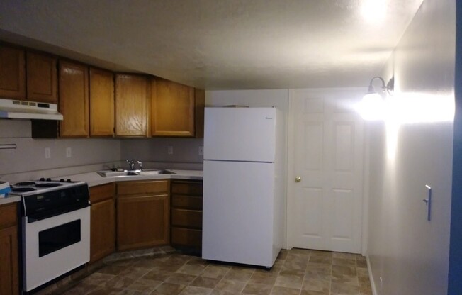 Creekside Townhomes (CT)