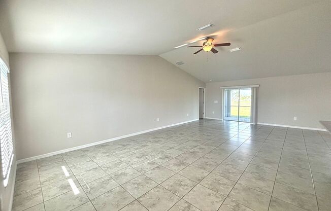 Spacious & Modern 3 Bed, 2 Bath in NW Cape - Available Now!
