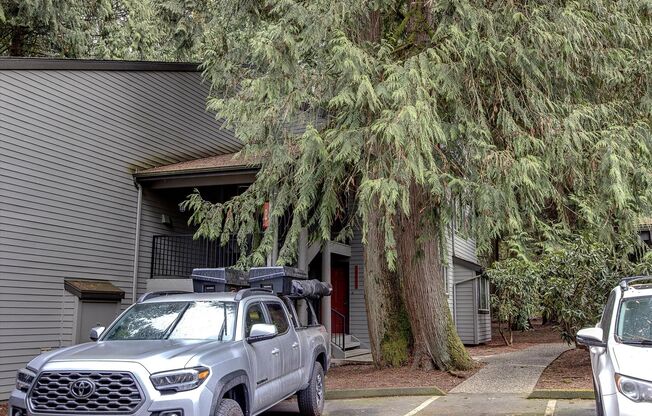 2bd/1.75ba Redmond Condo