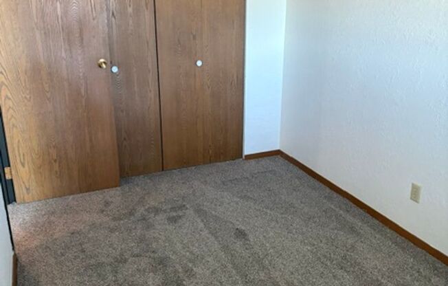 2 beds, 1 bath, 750 sqft, $850, Unit 78