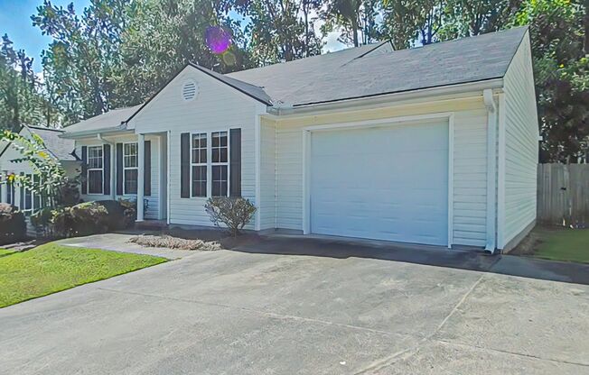Columbia County with Garage!