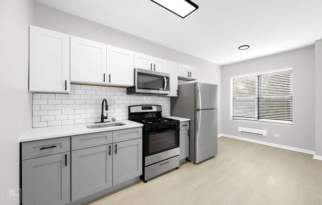 7706 South Coles