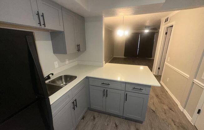 1 bed, 1 bath, 627 sqft, $1,100