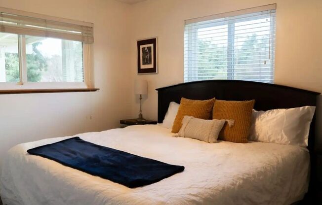 3 Bedroom 2 Bathroom Home in Wine Country!