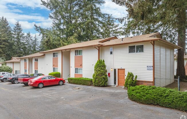 3 beds, 2 baths, 1,100 sqft, $2,100, Unit 7535-01