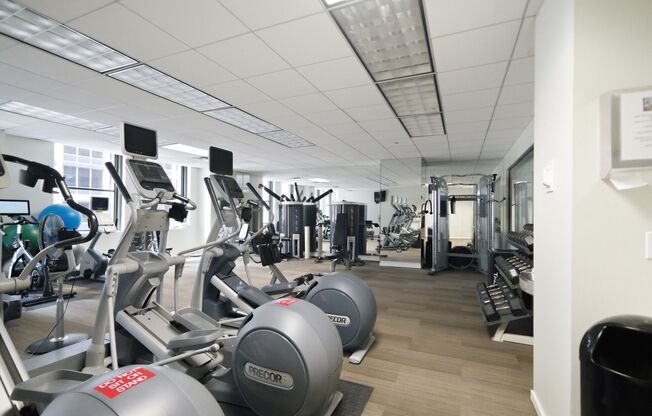 2 beds, 2 baths, $3,100, Unit 506
