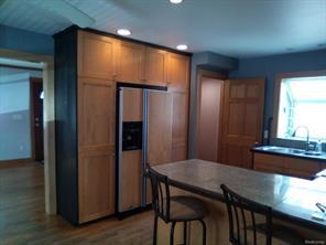 2 beds, 2 baths, $1,975