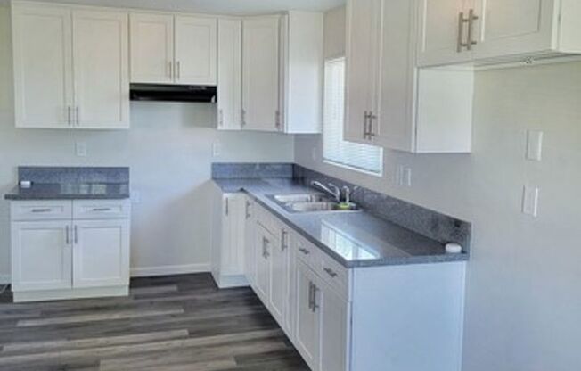 2 beds, 1 bath, $1,800, Unit Apt C