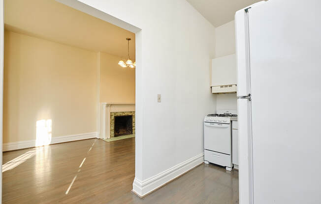 1803 19 ST NW