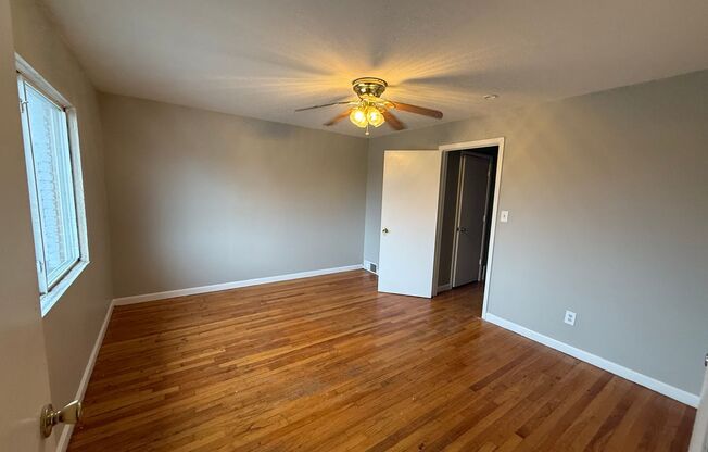 2 beds, 1.5 baths, $900, Unit APARTMENT 5F