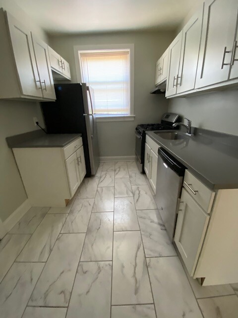 732 Reba Pl