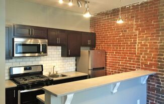 2 beds, 1 bath, $1,395, Unit 203