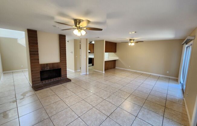 4 BD/2.5 BA Two Story Townhouse in Timberlane HOA