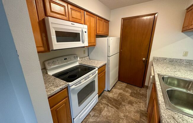 2 beds, 1 bath, 1,000 sqft, $750