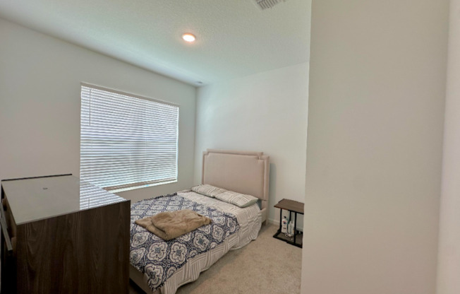 3501 YARIAN DR