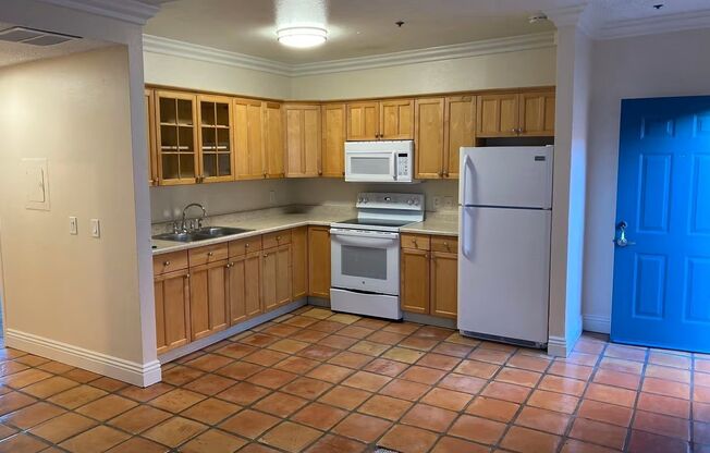 2 beds, 1 bath, 750 sqft, $3,300, Unit 310