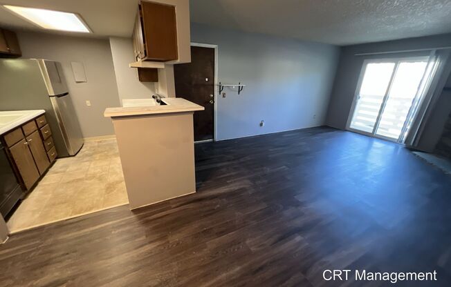 Spacious 2 Bed, 2 Bath Condo – Prime Lowry Location!