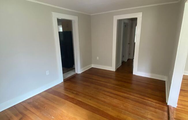 2 beds, 1 bath, $1,200