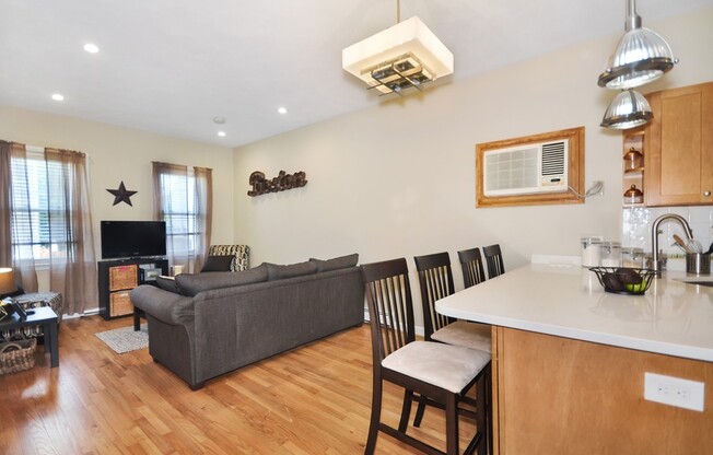 139 W 6 ST