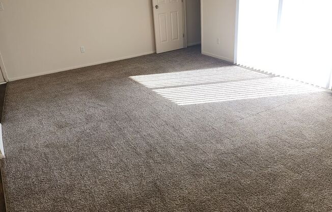 2 beds, 1 bath, 988 sqft, $1,150, Unit 01 - 115
