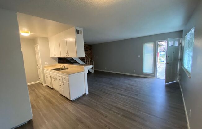 2 beds, 1 bath, $1,595, Unit # 2