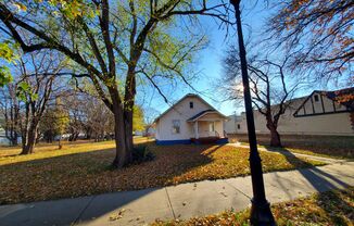 Great Central location home! - Nice home with appliances. Close to Washburn University