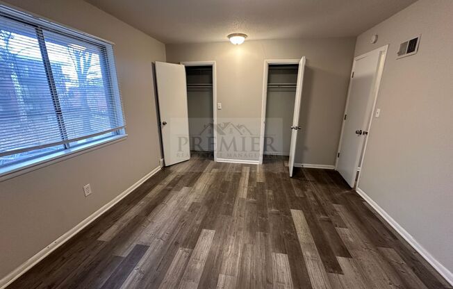 2 beds, 1 bath, $900, Unit 8034