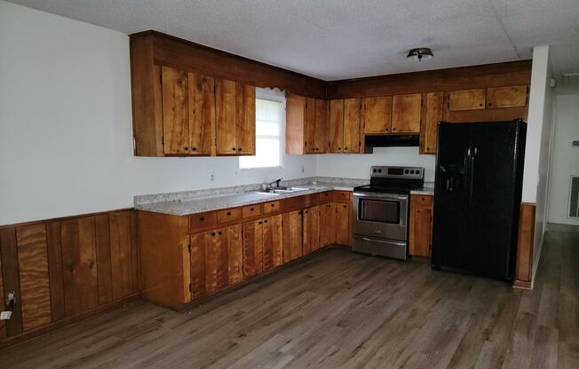 3 beds, 2 baths, $1,500