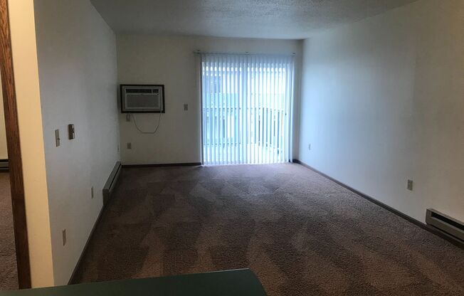 1 bed, 1 bath, 643 sqft, $995