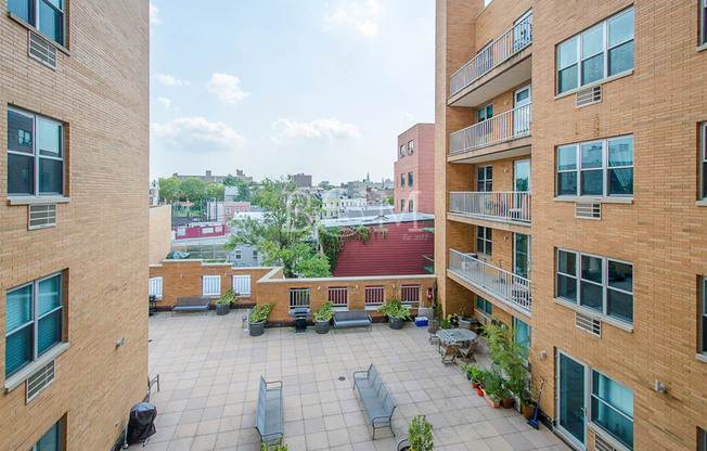 2 beds, 1 bath, 900 sqft, $4,800, Unit 3H